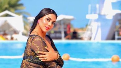 حبس الراقصة حورية لمدة عامين في قضية تتعلق بنشرها لمقاطع فيديو فاضحة، وتغريمها مبلغ 100 ألف جنيه